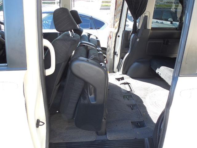 ステップワゴン Ｇ　４ＷＤ　３列シート８人乗り　両側スライドドア（12枚目）