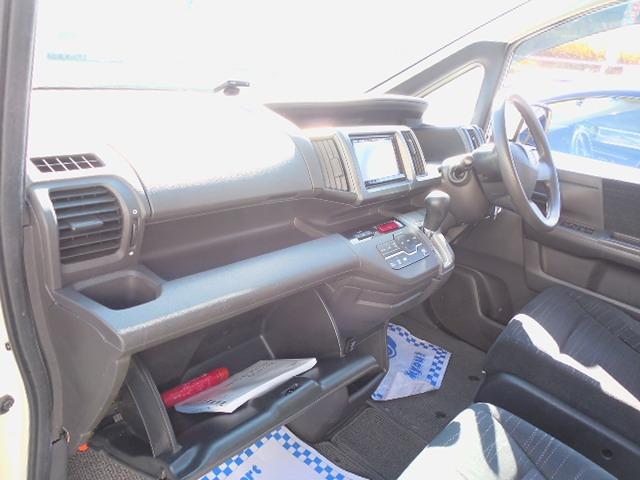 ステップワゴン Ｇ　４ＷＤ　３列シート８人乗り　両側スライドドア（18枚目）