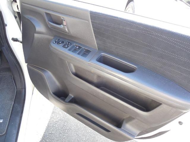 ステップワゴン Ｇ　４ＷＤ　３列シート８人乗り　両側スライドドア（22枚目）