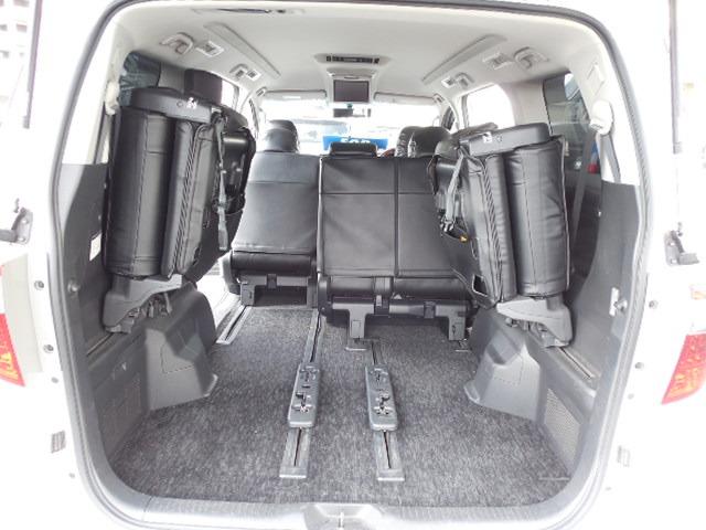 アルファード 240S 3列シート8人乗り 両側パワースライドドア 後席モニター(19枚目)