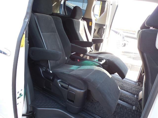 アルファード ３５０Ｓ　クリアランスソナー　３列シート７人乗り　セカンドシートオットマン　左側パワースライドドア　後席モニター　クルーズコントロール（17枚目）