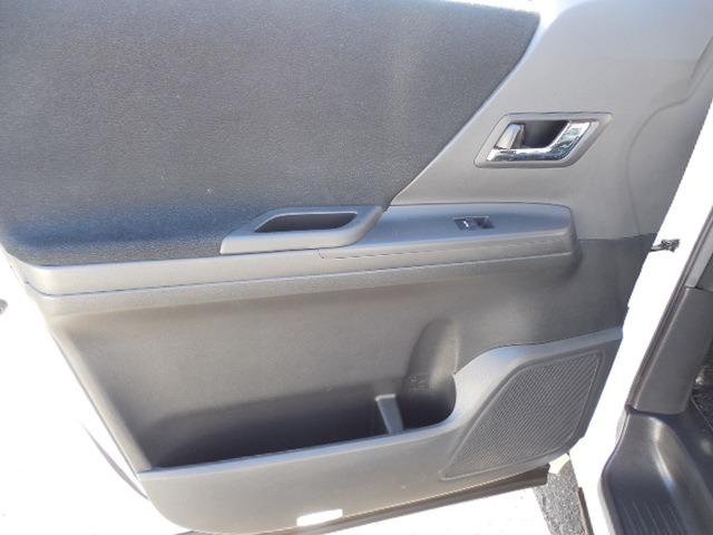 アルファード ３５０Ｓ　クリアランスソナー　３列シート７人乗り　セカンドシートオットマン　左側パワースライドドア　後席モニター　クルーズコントロール（28枚目）