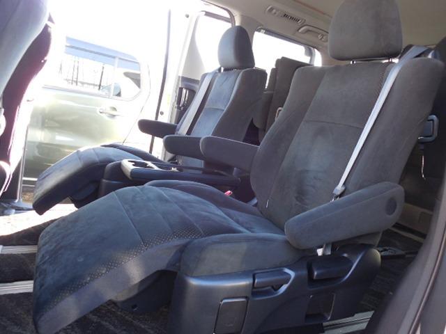 ヴェルファイア 2.4Z プラチナセレクションII タイプゴールド クリアランスソナー 3列シート7人乗り 両側パワースライドドア 後席モニター パワートランク セカンドシートオットマン(15枚目)