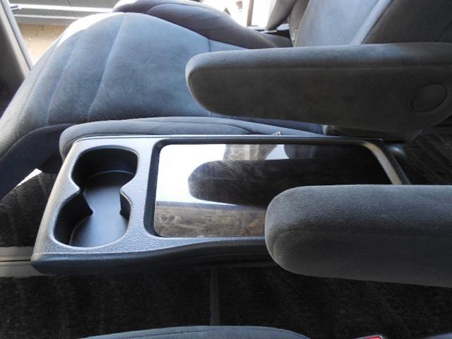 ヴェルファイア 2.4Z プラチナセレクションII タイプゴールド クリアランスソナー 3列シート7人乗り 両側パワースライドドア 後席モニター パワートランク セカンドシートオットマン(16枚目)