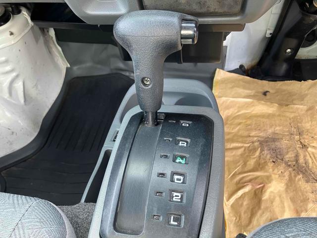 クリッパートラック 　４ＷＤ　ＡＴ　エアコン　運転席エアバッグ（5枚目）