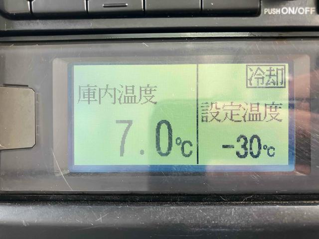 デュトロ 　トラック　ＭＴ　ドライブレコーダー　エアコン　パワーウィンドウ　運転席エアバッグ　ＣＤ（10枚目）