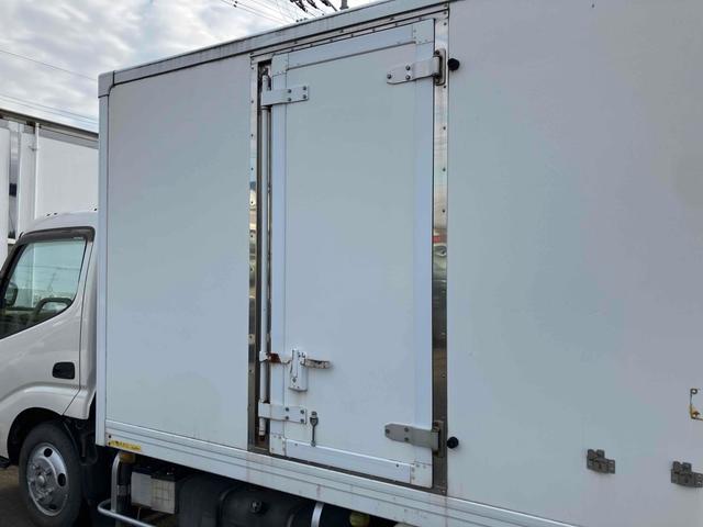 デュトロ 　トラック　ＭＴ　ドライブレコーダー　エアコン　パワーウィンドウ　運転席エアバッグ　ＣＤ（16枚目）