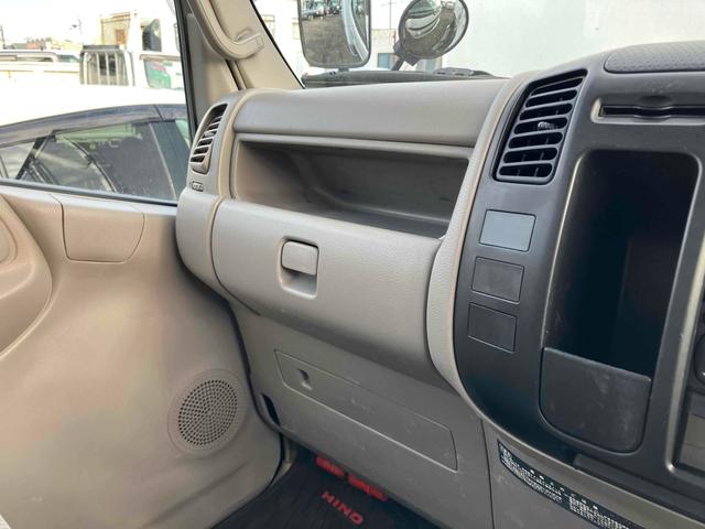 デュトロ 　トラック　ＭＴ　ドライブレコーダー　エアコン　パワーウィンドウ　運転席エアバッグ　ＣＤ（26枚目）