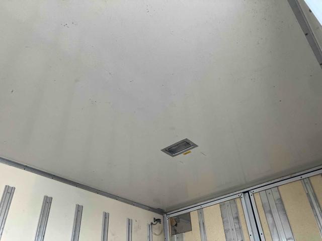 デュトロ 　トラック　ＭＴ　ドライブレコーダー　エアコン　パワーウィンドウ　運転席エアバッグ　ＣＤ（31枚目）