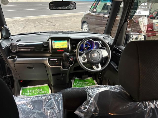 Ｎ－ＢＯＸカスタム Ｇ・Ｌパッケージ　支払い総額表示車　車検８年１月　ナビＴＶ　バックカメラ　パワースライドドア　ＥＴＣ　プッシュスタート　横滑り防止装置　タイミングチェーン式　クリーニング済　保証付販売（5枚目）