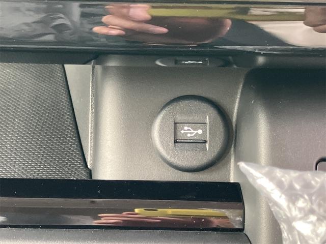 スペーシアカスタム ハイブリッドＸＳ　４ＷＤ　全周囲カメラ　両側電動スライドドア　ナビ　ＴＶ　クリアランスソナー　オートクルーズコントロール　レーンアシスト　衝突被害軽減システム　オートライト　ＬＥＤヘッドランプ　スマートキー（9枚目）