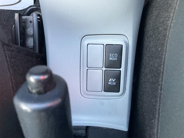 アクア L ETC キーレスエントリー アイドリングストップ 電動格納ミラー CVT 衝突安全ボディ 記録簿 ABS ESC CD エアコン パワーステアリング パワーウィンドウ(7枚目)