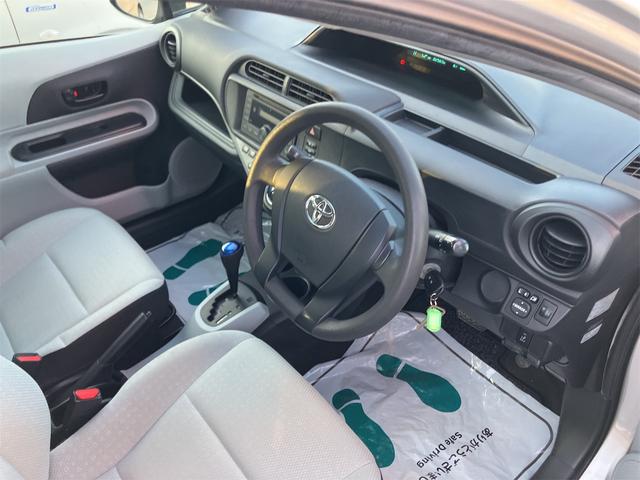 アクア L ETC キーレスエントリー アイドリングストップ 電動格納ミラー CVT 衝突安全ボディ 記録簿 ABS ESC CD エアコン パワーステアリング パワーウィンドウ(28枚目)