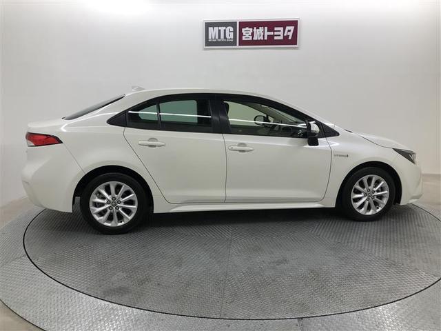 カローラ ハイブリッド　Ｓ　４ＷＤ　フルセグ　メモリーナビ　ミュージックプレイヤー接続可　バックカメラ　衝突被害軽減システム　ＥＴＣ　ドラレコ　ＬＥＤヘッドランプ　記録簿（6枚目）