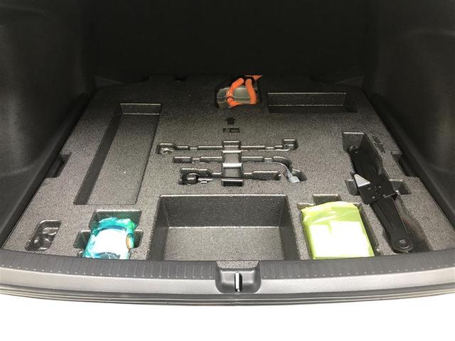 カローラ ハイブリッド　Ｓ　４ＷＤ　フルセグ　メモリーナビ　ミュージックプレイヤー接続可　バックカメラ　衝突被害軽減システム　ＥＴＣ　ドラレコ　ＬＥＤヘッドランプ　記録簿（12枚目）