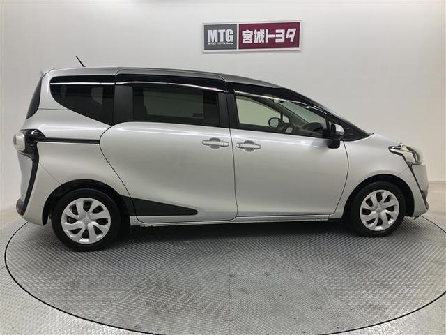 シエンタ Ｘ　ワンセグ　メモリーナビ　ミュージックプレイヤー接続可　バックカメラ　電動スライドドア　ウオークスルー　乗車定員７人　３列シート（7枚目）