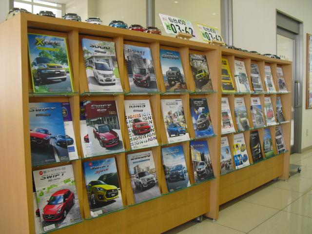 ソリオ ＨＹＢＲＩＤ　ＭＺ　４ＷＤ　３型　全方位カメラ付９インチナビ　前後衝突被害軽減ブレーキ　後席両側電動スライドドア（35枚目）