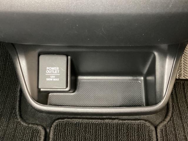 フリード+ G・ホンダセンシング 光触媒抗菌消臭施工済 衝突軽減B DVD可 両側電動ドア Bモニター ECON シートヒータ LEDヘッドランプ ドラレコ 4WD オートクルーズコントロール スマキー 盗難防止装置 ナビTV ETC(17枚目)