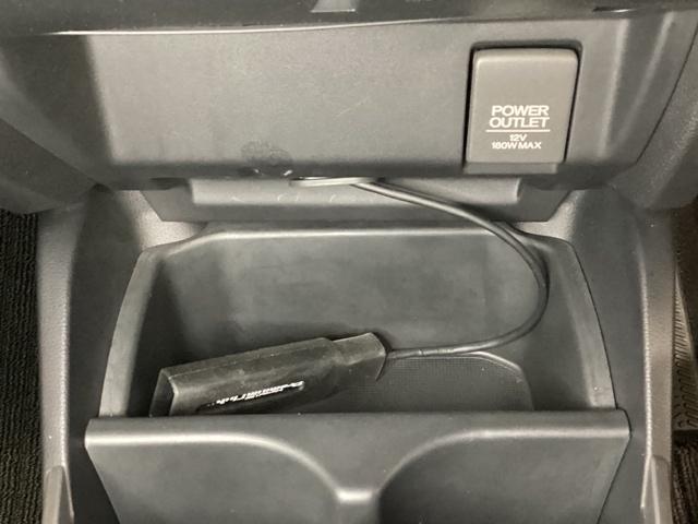 フィット １３Ｇ・Ｆパッケージ　光触媒抗菌消臭施工済　イモビ　ＤＶＤ再生可能　スマ－トキ－　ＶＳＡ　ＥＴＣ付き　助手席エアバッグ　オートエアコン　エアバック　ＰＳ　キ－フリ－　１セグ　ＰＷ　ＡＢＳ　ＴＶナビ　アイドリングＳＴＯＰ（14枚目）