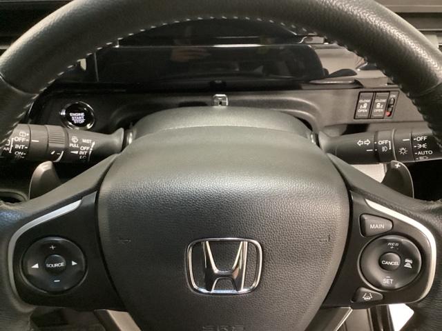 ステップワゴンスパーダ スパーダホンダセンシング　光触媒抗菌消臭施工済　盗難防止　助手席エアバッグ　Ｗパワスラ　リアオートエアコン　地デジ　サイドエアバッグ　ＬＥＤライト　横滑り防止システム　オートエアコン　リアカメラ　ナビ＆ＴＶ　三列シート　スマ鍵（12枚目）