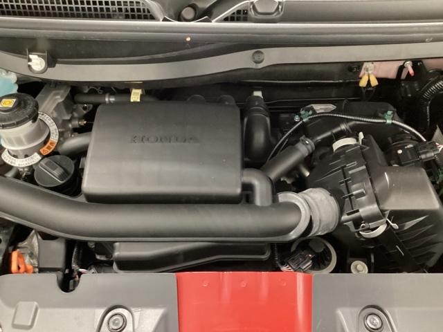 ホンダスタッフがしっかり整備して保証付きにてお渡し致します。エンジンルーム&室内ルームともにクリーニング済みで清潔です。快適なドライブをお楽しみください。