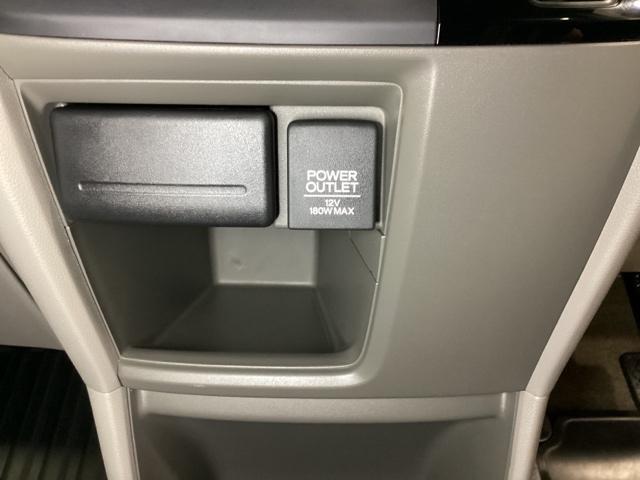 ステップワゴン Gホンダセンシング 光触媒抗菌消臭施工済 3列シート スマートキー&プッシュスタート フルセグTV 衝突被害軽減システム オートクルーズコントロール DVD アイドリングストップ 横滑り防止装置 エアバッグ ナビTV(16枚目)