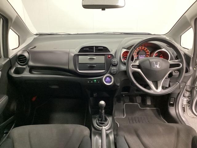 フィット ＲＳ　オーディオレス仕様車　光触媒抗菌消臭施工済　運転席エアバック　キ－レス　ＥＳＣ　セキュリティアラーム　ＡＡＣ　ＰＷ　ＡＢＳ　パワーステ　両席エアバック（5枚目）