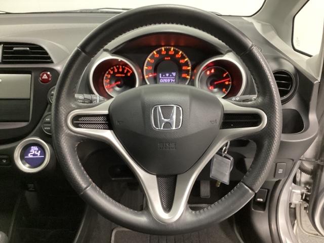 フィット ＲＳ　オーディオレス仕様車　光触媒抗菌消臭施工済　運転席エアバック　キ－レス　ＥＳＣ　セキュリティアラーム　ＡＡＣ　ＰＷ　ＡＢＳ　パワーステ　両席エアバック（9枚目）