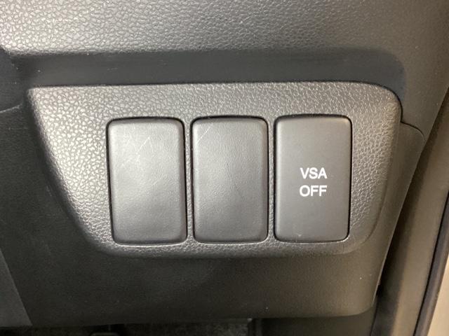 フィット ＲＳ　オーディオレス仕様車　光触媒抗菌消臭施工済　運転席エアバック　キ－レス　ＥＳＣ　セキュリティアラーム　ＡＡＣ　ＰＷ　ＡＢＳ　パワーステ　両席エアバック（11枚目）