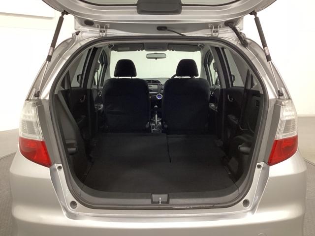 フィット ＲＳ　オーディオレス仕様車　光触媒抗菌消臭施工済　運転席エアバック　キ－レス　ＥＳＣ　セキュリティアラーム　ＡＡＣ　ＰＷ　ＡＢＳ　パワーステ　両席エアバック（16枚目）