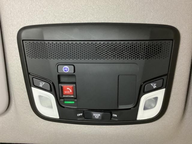 フィット e:HEVクロスター ドライブレコーダー前後装備車 光触媒抗菌消臭施工済 衝突回避システム フルオートエアコン 前後センサー LEDランプ エアバッグ サイドエアバック 地デジ オートクルーズコントロール VSA ETC(6枚目)