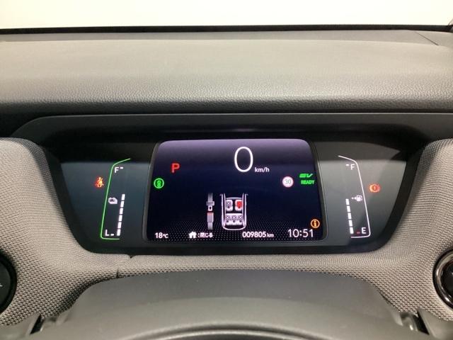 フィット e:HEVクロスター ドライブレコーダー前後装備車 光触媒抗菌消臭施工済 衝突回避システム フルオートエアコン 前後センサー LEDランプ エアバッグ サイドエアバック 地デジ オートクルーズコントロール VSA ETC(11枚目)