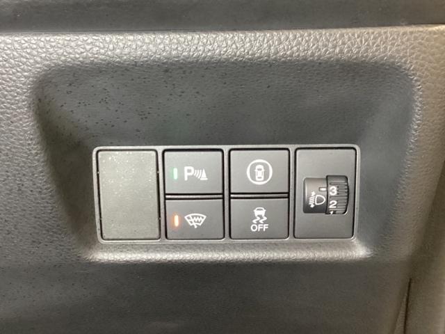 フィット e:HEVクロスター ドライブレコーダー前後装備車 光触媒抗菌消臭施工済 衝突回避システム フルオートエアコン 前後センサー LEDランプ エアバッグ サイドエアバック 地デジ オートクルーズコントロール VSA ETC(14枚目)