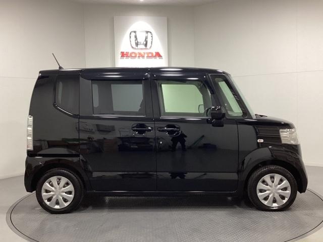 N-BOX G ドライブレコーダー装備車 光触媒抗菌消臭施工済 スマキ- AUTOエアコン イモビライザー フロントベンチシート USB接続 WエアB 両面スライドドア エアB キーフリーシステム PW 横滑防止(4枚目)