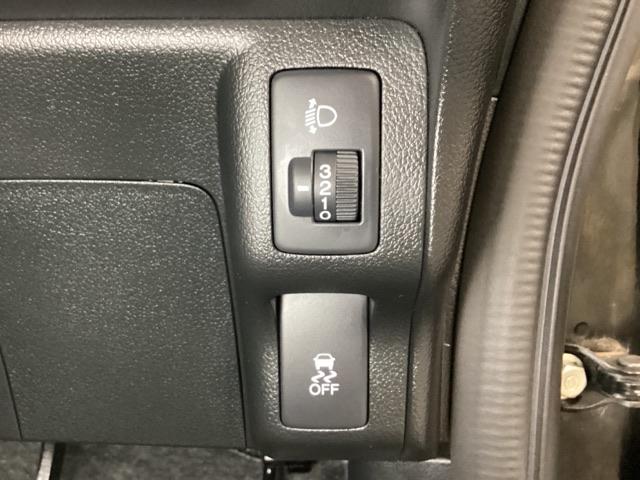 N-BOX G ドライブレコーダー装備車 光触媒抗菌消臭施工済 スマキ- AUTOエアコン イモビライザー フロントベンチシート USB接続 WエアB 両面スライドドア エアB キーフリーシステム PW 横滑防止(12枚目)