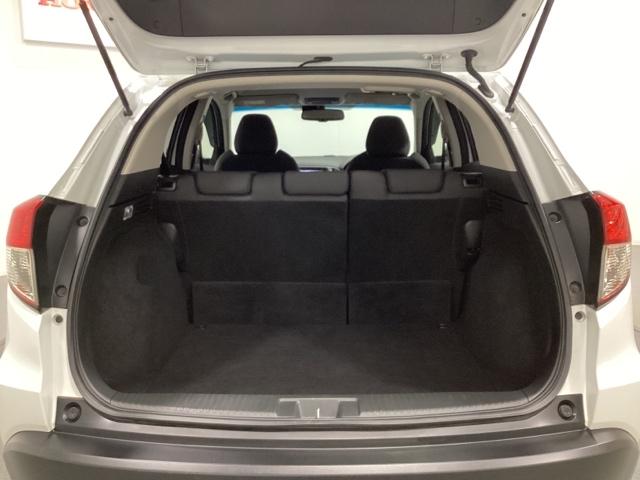 ヴェゼル X・ホンダセンシング 光触媒抗菌消臭施工済 イモビライザー リヤカメラ 地デジ 衝突被害軽減システム LEDヘッドランプ ETC車載器 オートエアコン 4WD車 キーフリー パワーステアリング Iストップ パワーウィンドウ(19枚目)