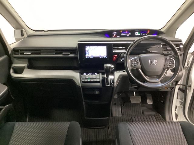 ステップワゴンスパーダ スパーダアドバンスパッケージβ いまコレ+新品・フロアカーペットマット付 光触媒抗菌消臭施工済 クルーズコントロール スマートキー ETC車載器付 4WD オートエアコン ターボ 両側パワースライドドア DVD再生 バックカメラ(7枚目)