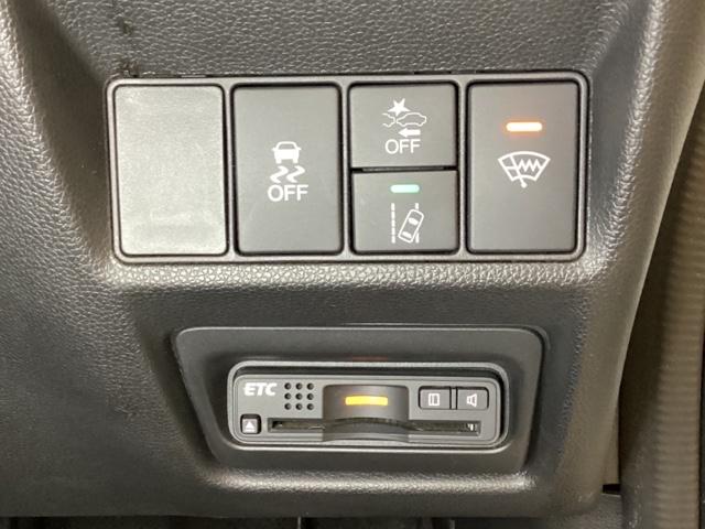 ステップワゴンスパーダ スパーダアドバンスパッケージβ いまコレ+新品・フロアカーペットマット付 光触媒抗菌消臭施工済 クルーズコントロール スマートキー ETC車載器付 4WD オートエアコン ターボ 両側パワースライドドア DVD再生 バックカメラ(17枚目)