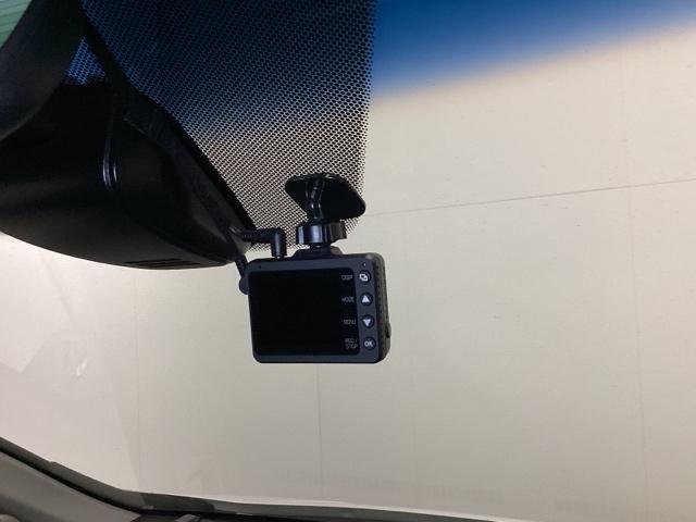 ステップワゴンスパーダ スパーダアドバンスパッケージβ いまコレ+新品・フロアカーペットマット付 光触媒抗菌消臭施工済 クルーズコントロール スマートキー ETC車載器付 4WD オートエアコン ターボ 両側パワースライドドア DVD再生 バックカメラ(18枚目)