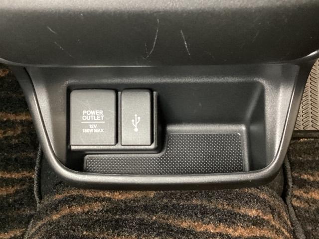 フリードハイブリッド ハイブリッド・クロスターホンダセンシング 光触媒抗菌消臭施工済 両側Pスライドドア USB オートクルーズコントロール DVD再生可能 LEDライト ABS 盗難防止 シ-トヒ-タ- スマ-トキ- VSA ウォークスルー フルセグ エアバッグ(17枚目)