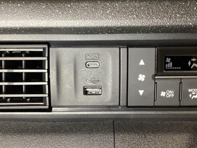 Ｎ－ＢＯＸカスタム ベースグレード　中古スタッドレスタイヤ、純正メモリーナビ、ドライブレコーダー前後装着＋ＥＴＣ付　当社デモカー　ＵＳＢ接続　ＣＭＢＳ　Ｄレコ　１オーナー　ベンチシート　オートエアコン　スマートキ　ＬＥＤ　盗難防止装置（13枚目）