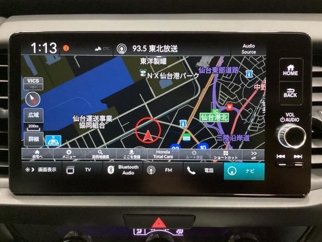 フィット e:HEVホーム 中古スタッドレスタイヤ、純正メモリーナビ、ドライブレコーダー前後装着+ETC付 当社デモカー 前後誤発進抑制機能 クリソナ 助手席エアバッグ 運転席エアバッグ 1オナ アイドリングストップ USB接続(9枚目)