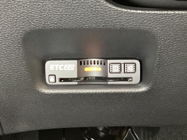 フィット e:HEVホーム 中古スタッドレスタイヤ、純正メモリーナビ、ドライブレコーダー前後装着+ETC付 当社デモカー 前後誤発進抑制機能 クリソナ 助手席エアバッグ 運転席エアバッグ 1オナ アイドリングストップ USB接続(17枚目)