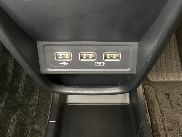 Ｎ－ＯＮＥ プレミアム　中古スタッドレスタイヤ、純正メモリーナビ、ドライブレコーダー前後装着＋ＥＴＣ付　当社デモカー　ＵＳＢポート　ワンオーナー車　衝突軽減　ＤＶＤ再生　ＥＳＣ　コーナーセンサー　ＬＥＤ　シ－トヒ－タ－（12枚目）