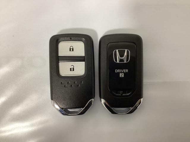 WR-V Z+ 中古スタッドレスタイヤ、純正メモリーナビ、ドライブレコーダー前後装着+ETC付 当社デモカー クリソナ 追突軽減ブレーキ フルセグテレビ サイドエアバッグ USB 盗難防止システム 運転席エアバッグ(17枚目)