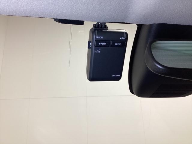 WR-V Z+ 中古スタッドレスタイヤ、純正メモリーナビ、ドライブレコーダー前後装着+ETC付 当社デモカー クリソナ 追突軽減ブレーキ フルセグテレビ サイドエアバッグ USB 盗難防止システム 運転席エアバッグ(20枚目)