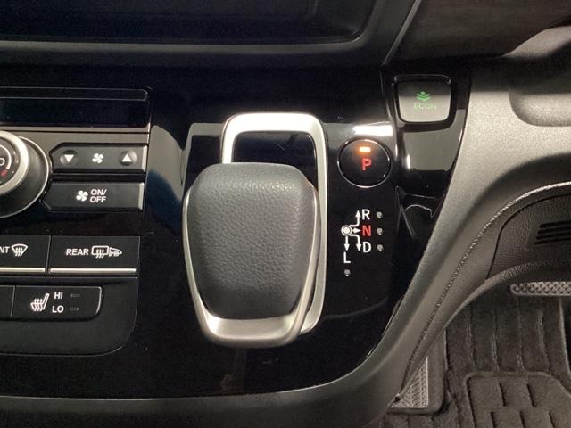 フリードハイブリッド ハイブリッド・Gホンダセンシング 光触媒抗菌消臭施工済 軽減ブレーキ キーフリーシステム DVD再生可能 ECON 後カメラ Aクルーズ 地デジフルセグTV LEDヘッドランプ シートH 横滑防止 ドライブレコーダ パワーウインドウ(8枚目)