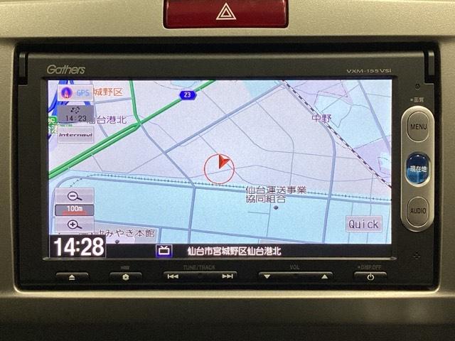 フリード Ｇジャストセレクション　光触媒抗菌消臭施工済　Ｂモニター　スマトキー　助手席エアバッグ　ＡＵＴＯエアコン　１セグ　パワステ　ナビＴＶ　両側スライド片側電動　ＥＴＣ　イモビ　運転席エアバッグ　ＰＷ　ＡＢＳ　ＤＶＤ再生　キ－レス（6枚目）