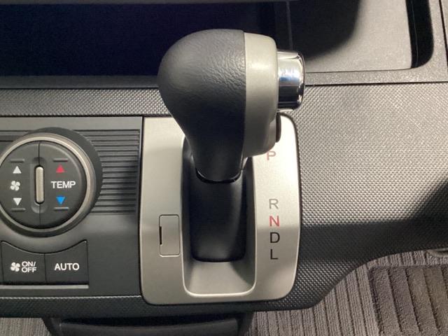 フリード Ｇジャストセレクション　光触媒抗菌消臭施工済　Ｂモニター　スマトキー　助手席エアバッグ　ＡＵＴＯエアコン　１セグ　パワステ　ナビＴＶ　両側スライド片側電動　ＥＴＣ　イモビ　運転席エアバッグ　ＰＷ　ＡＢＳ　ＤＶＤ再生　キ－レス（8枚目）