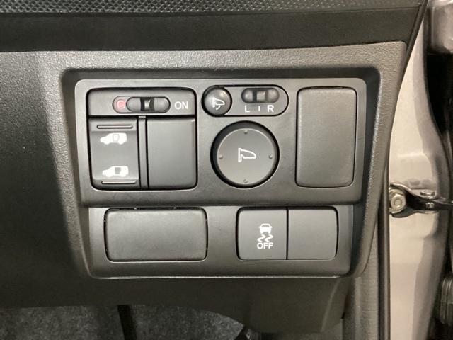 フリード Ｇジャストセレクション　光触媒抗菌消臭施工済　Ｂモニター　スマトキー　助手席エアバッグ　ＡＵＴＯエアコン　１セグ　パワステ　ナビＴＶ　両側スライド片側電動　ＥＴＣ　イモビ　運転席エアバッグ　ＰＷ　ＡＢＳ　ＤＶＤ再生　キ－レス（13枚目）